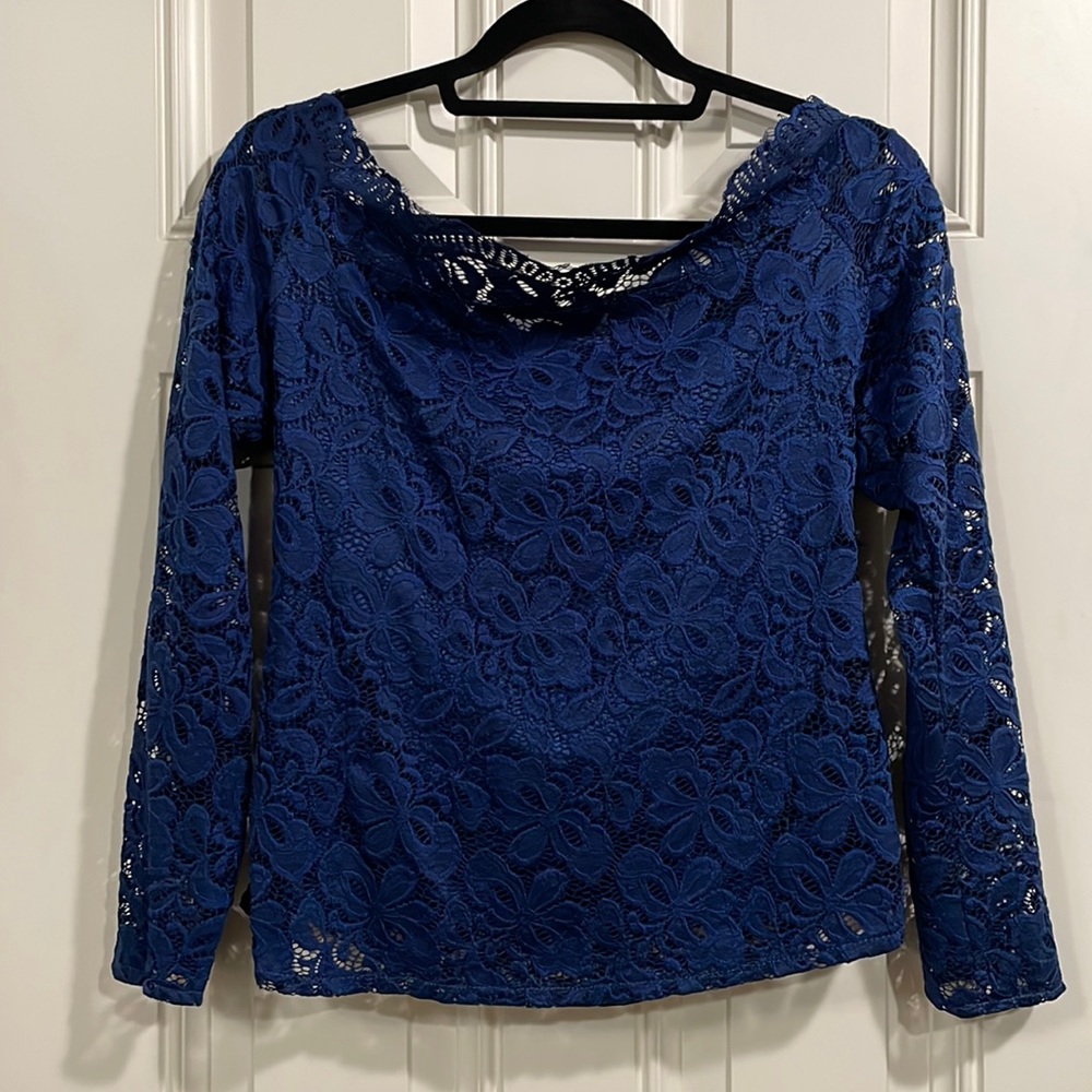 Beautiful lace navy blue top. Size large, side zip, lined bodice, boat neck.